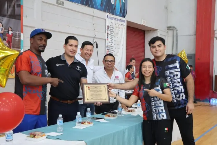 Nueva colchoneta oficial fortalece preparación de luchas asociadas en Matamoros