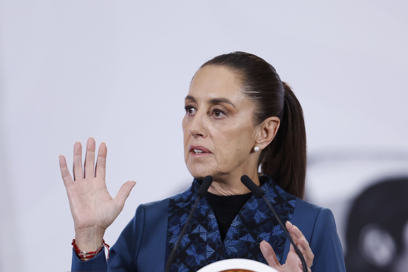 Sheinbaum defiende reforma electoral ante empresarios