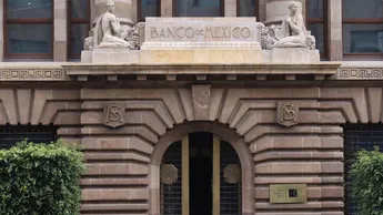 Banxico eleva previsión económica para 2026