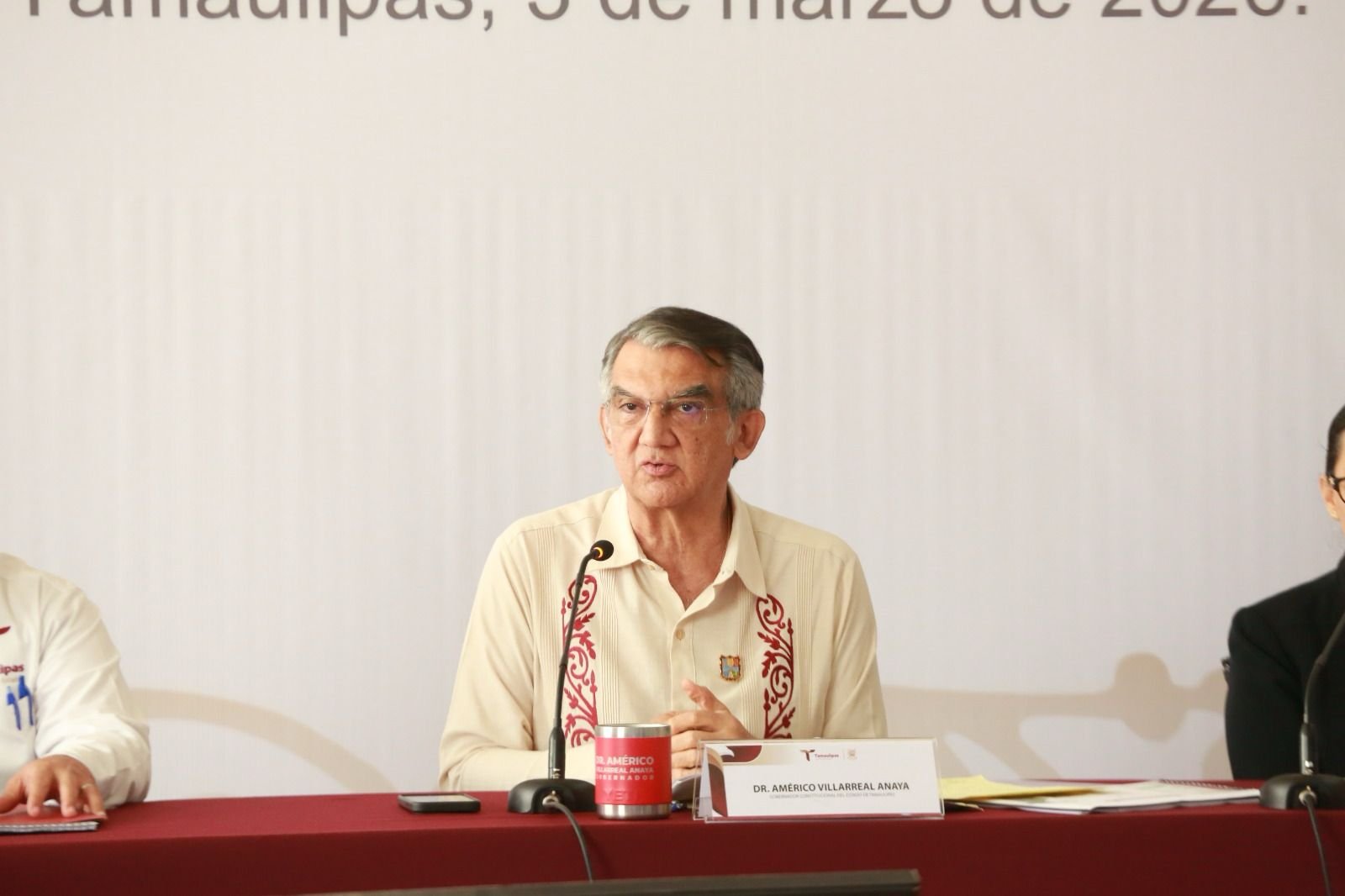 Américo pide honestidad a alcaldes al recibir la cartera municipal de obras 2026