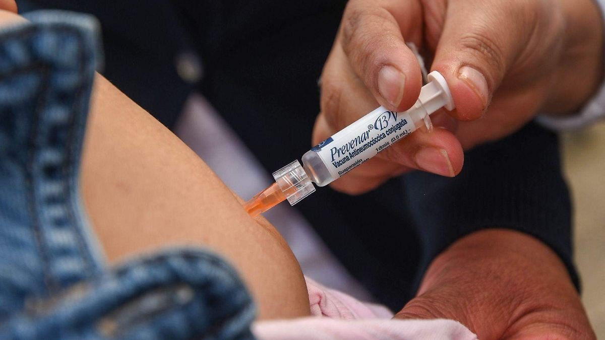 Salud fija meta de 25 millones de vacunas contra sarampión