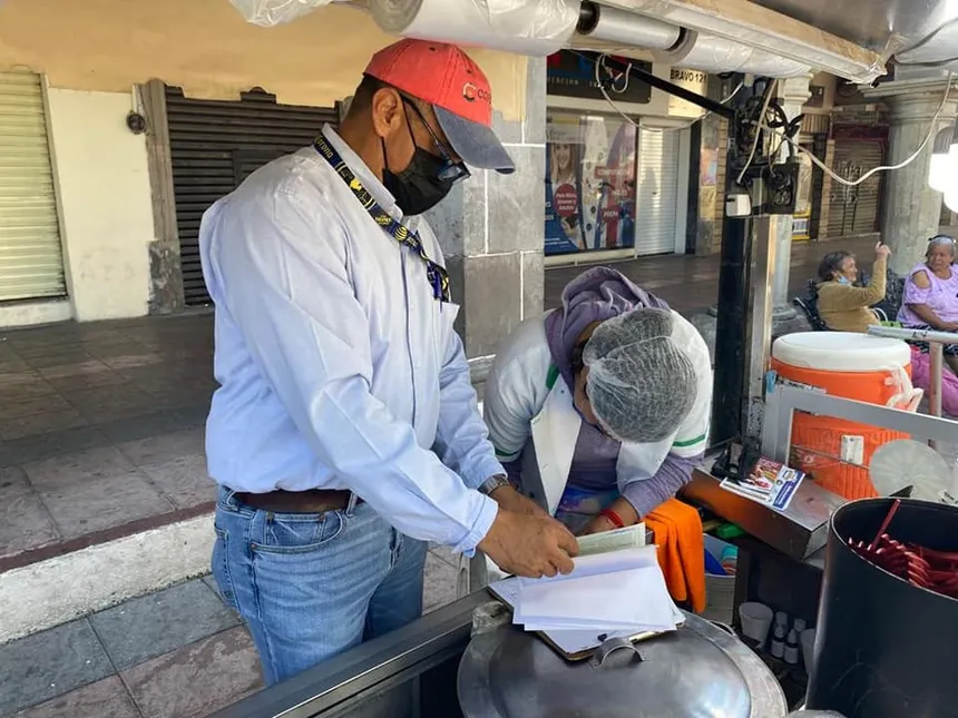 Salud y restaurantes fortalecen buenas prácticas para proteger a la población